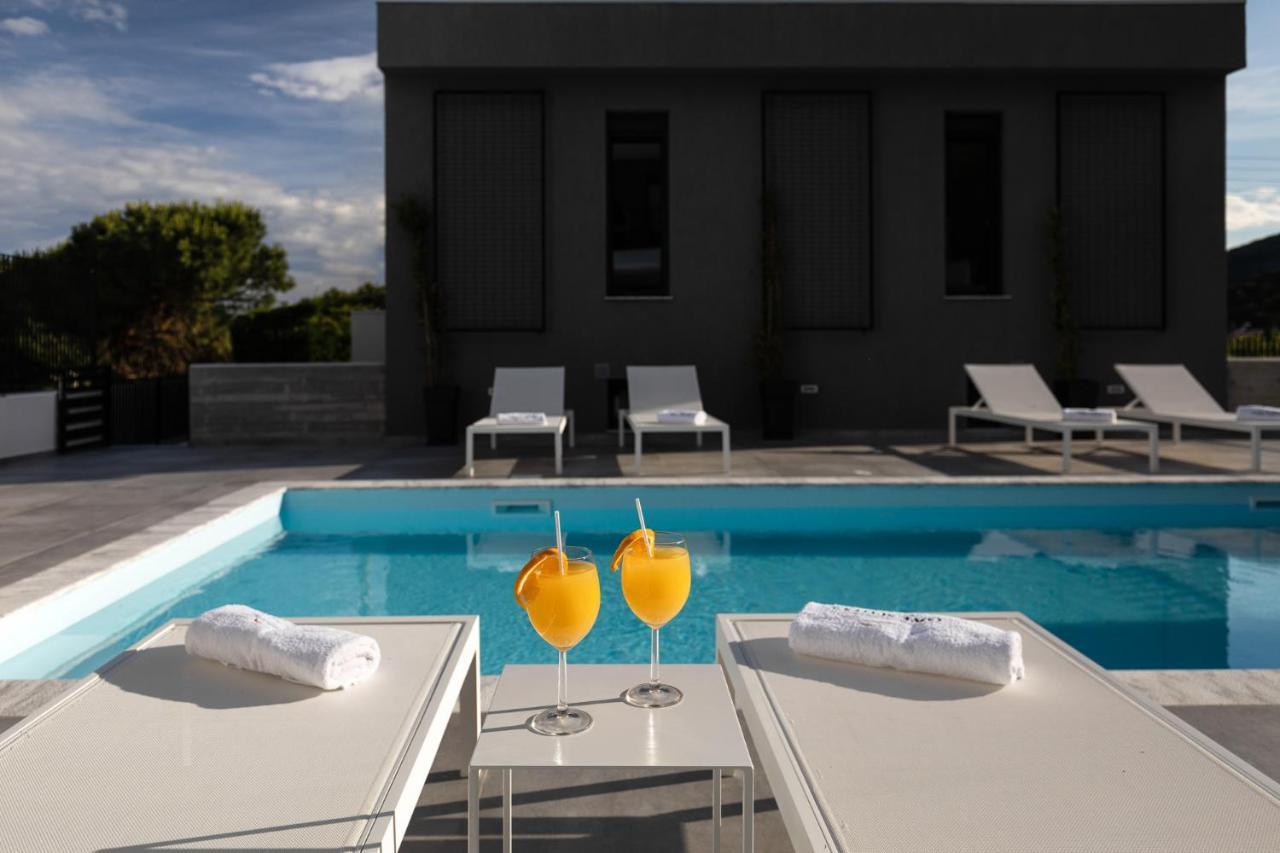 Cove Aparthotel Nea Iraklitsa