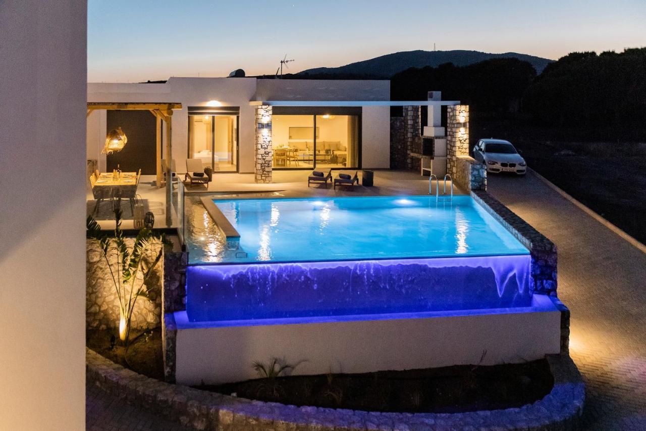 Grand Blue Villa *