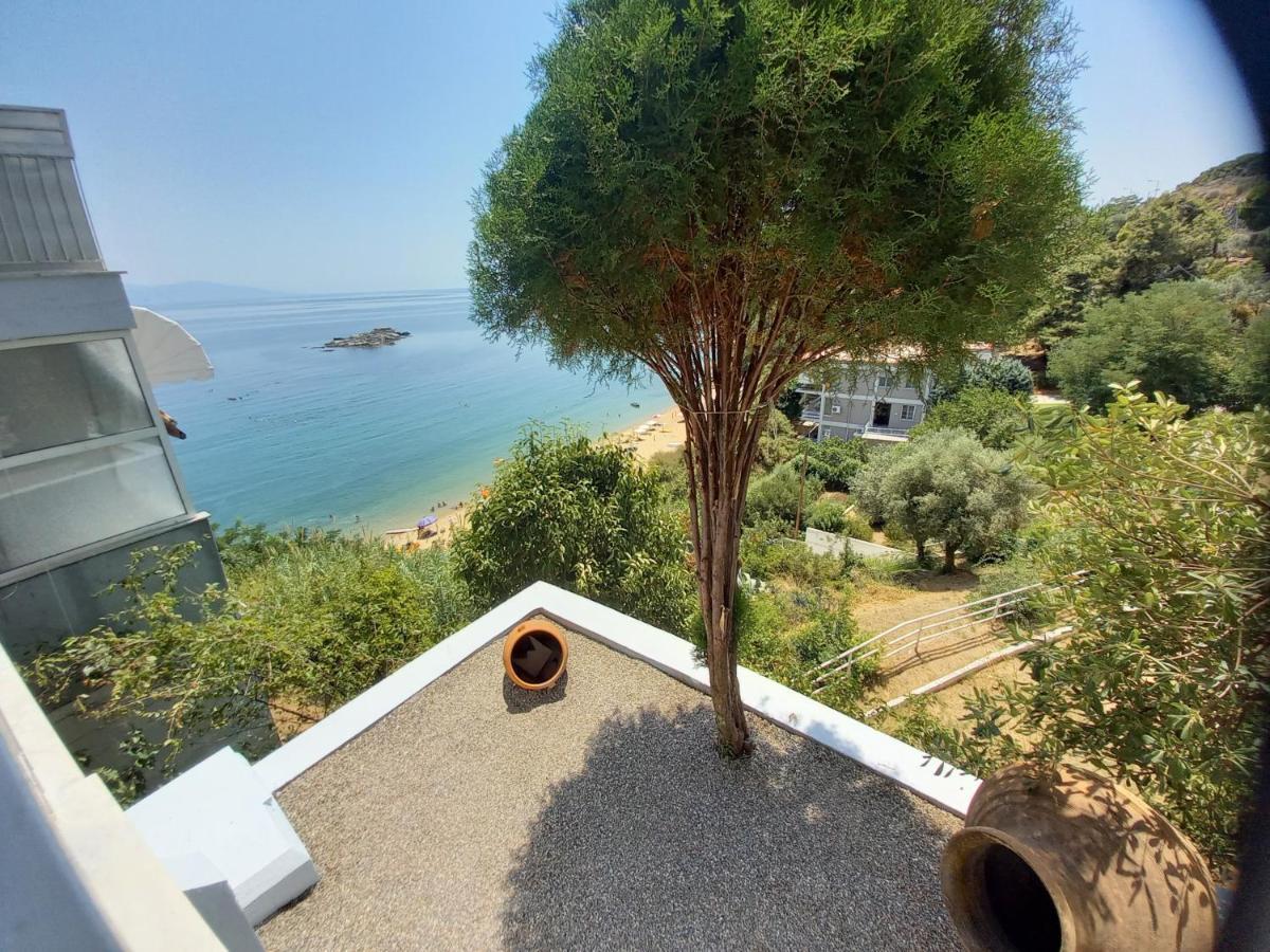 Balcony By The Sea Apartment