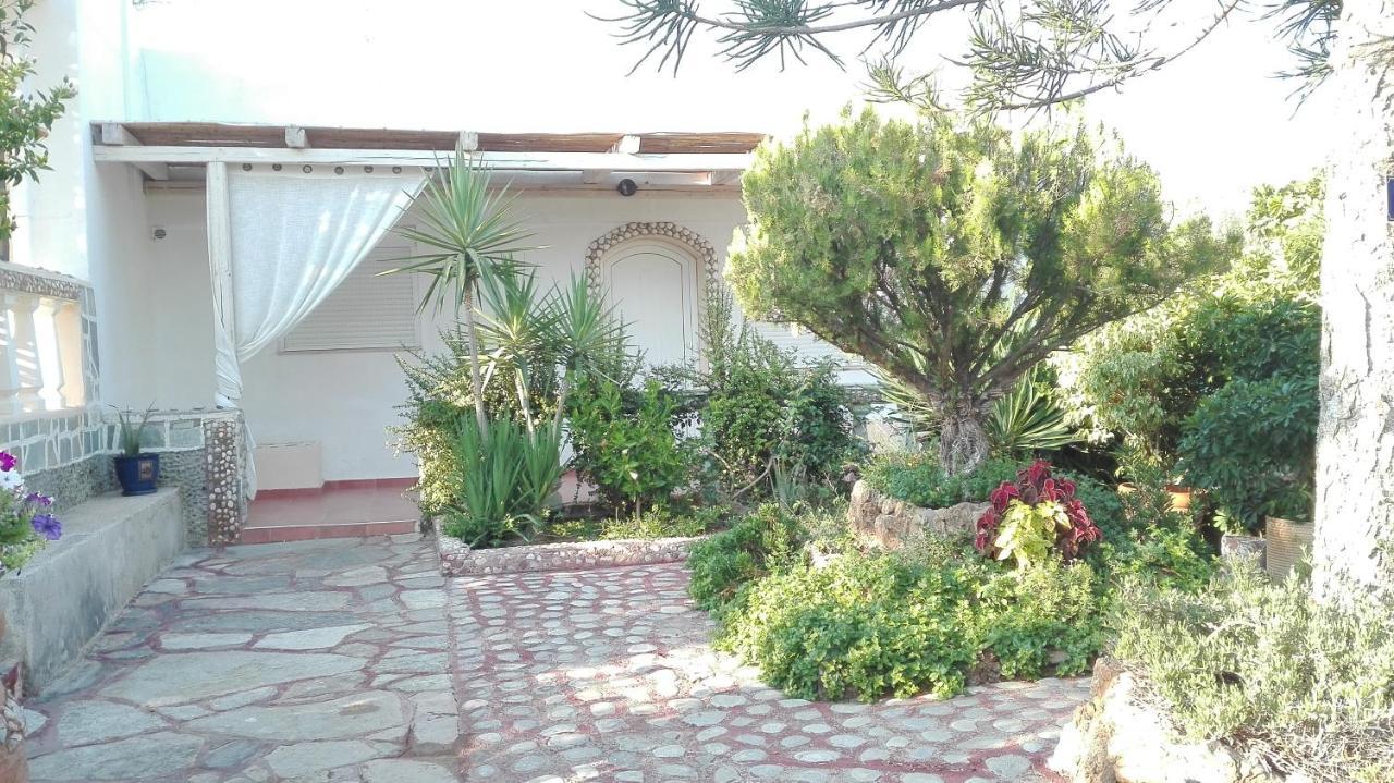 Luxury Cozy With Garden Near The Sea Villa *