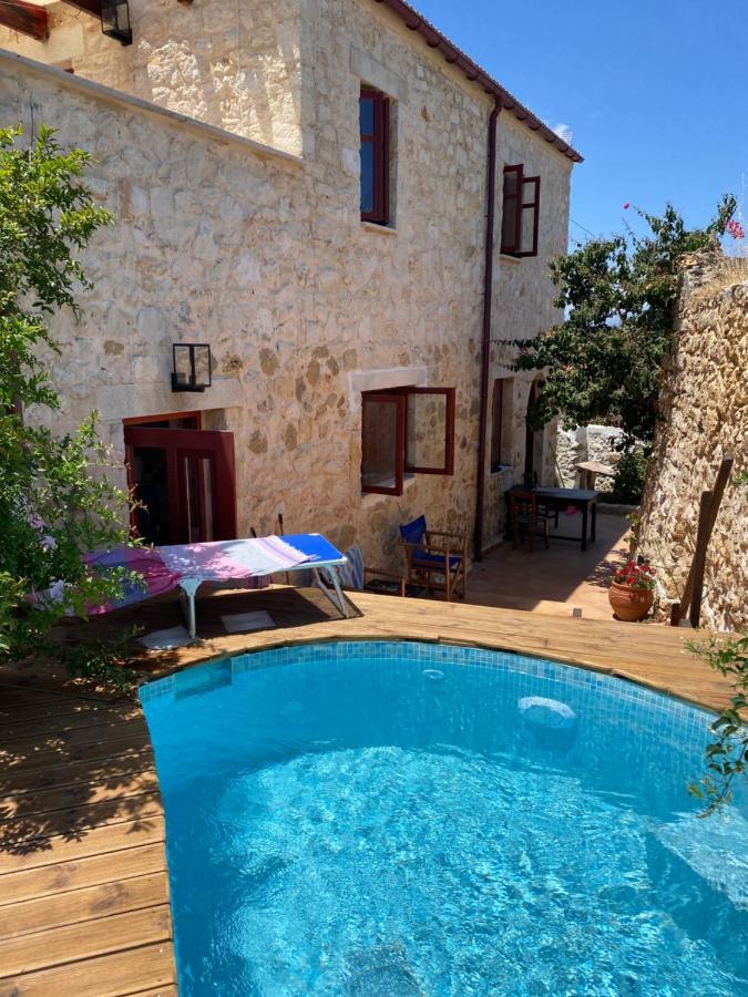 La Perla De Maroulas