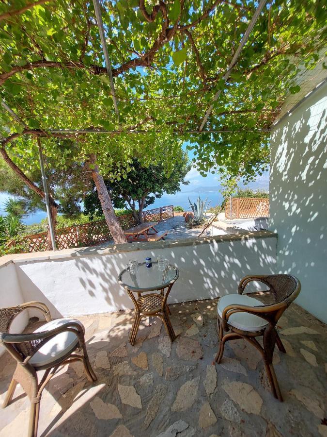 Beautiful House Located On A Hill In Samos Island, 400 M From An Organized Koumeika