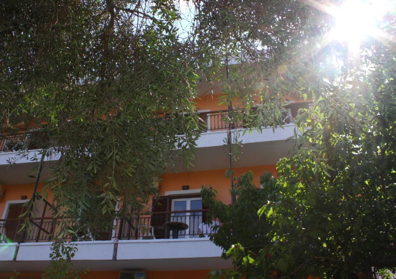 Hotel Tina Dassia (Corfu)