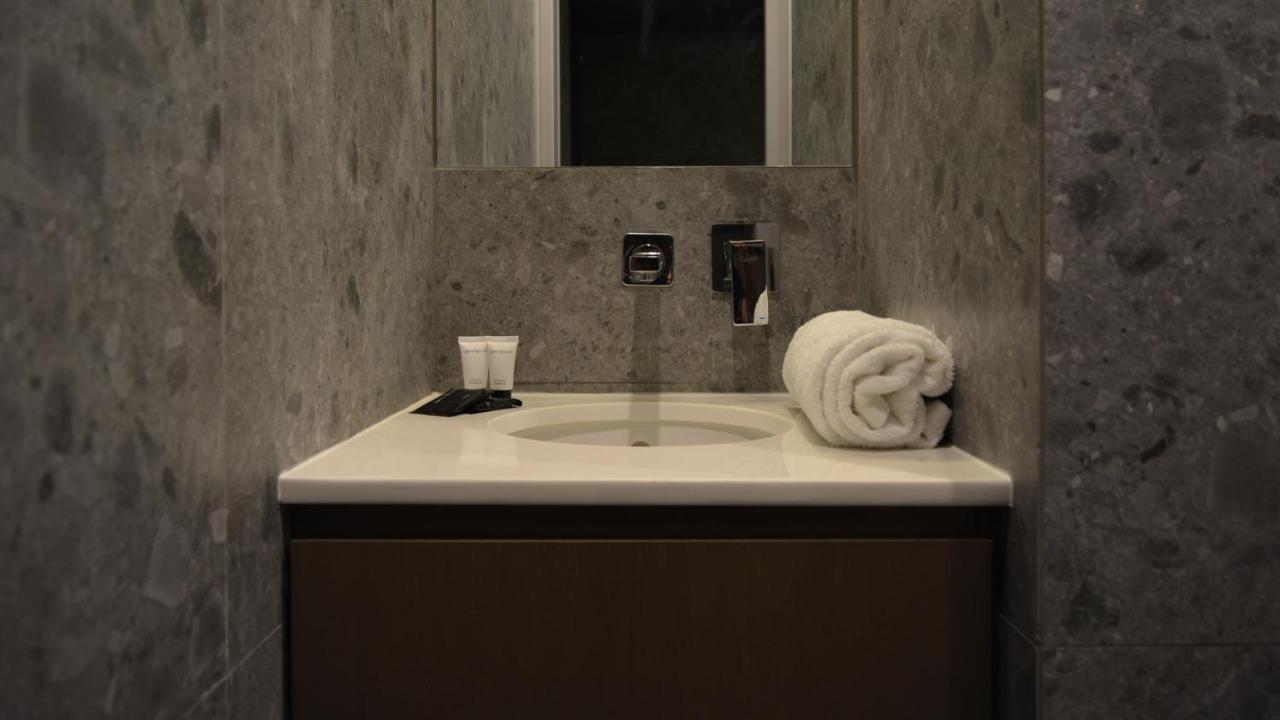 Eleven Views Aparthotel