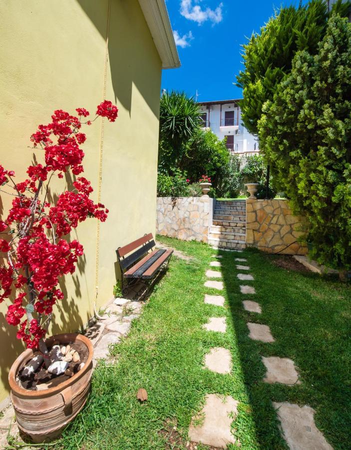 Spiros Sea View