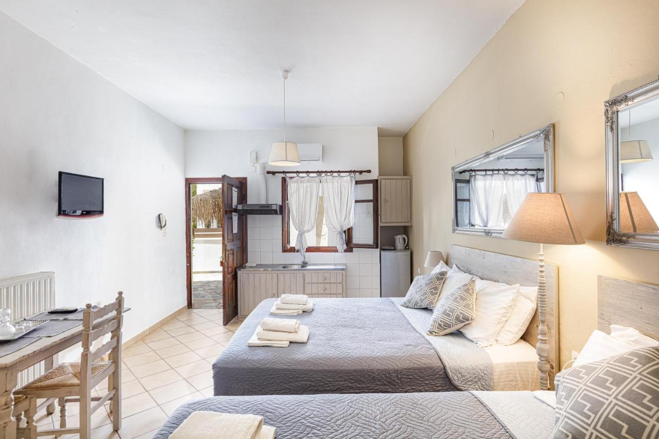 Kasteli Studios & Apartments Panormos (Crete)