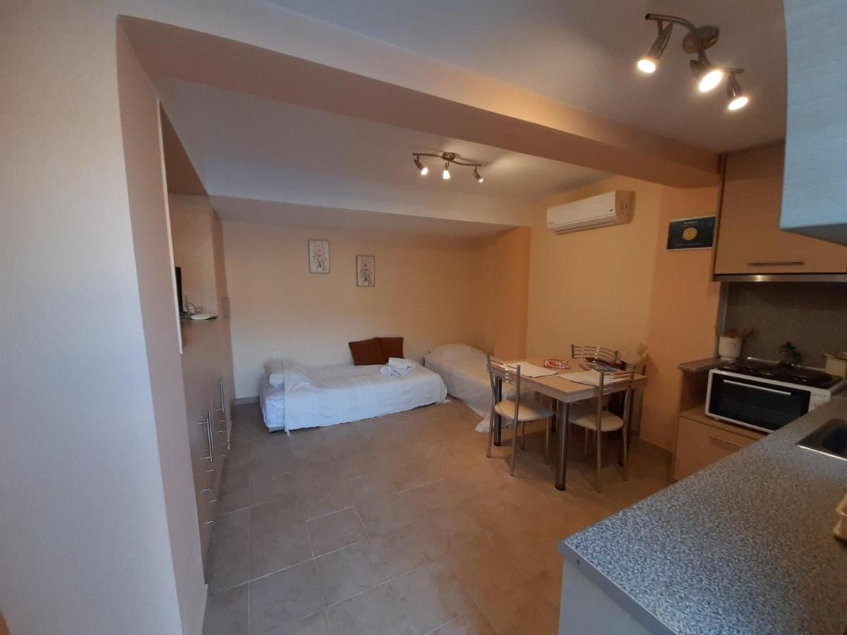 Kleanthi And Kostas Studios *