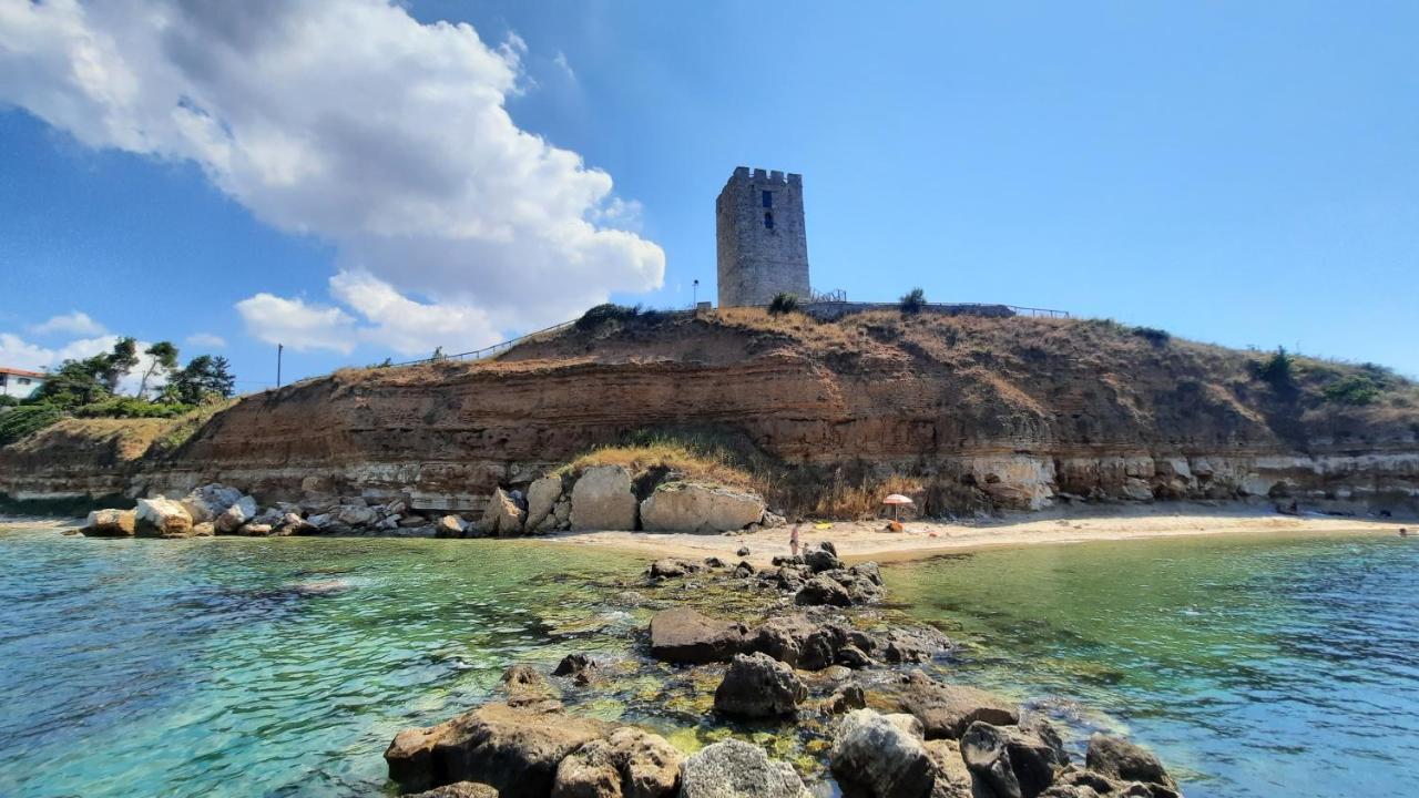 Madeleine Tower View Apartment Nea Fokea
