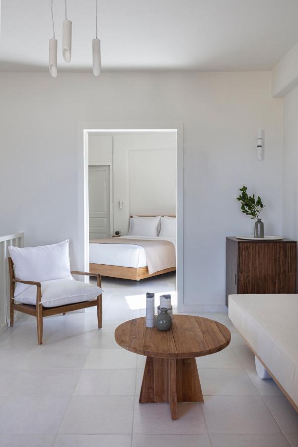 Ammothines Cycladic