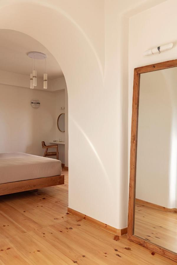 Ammothines Cycladic