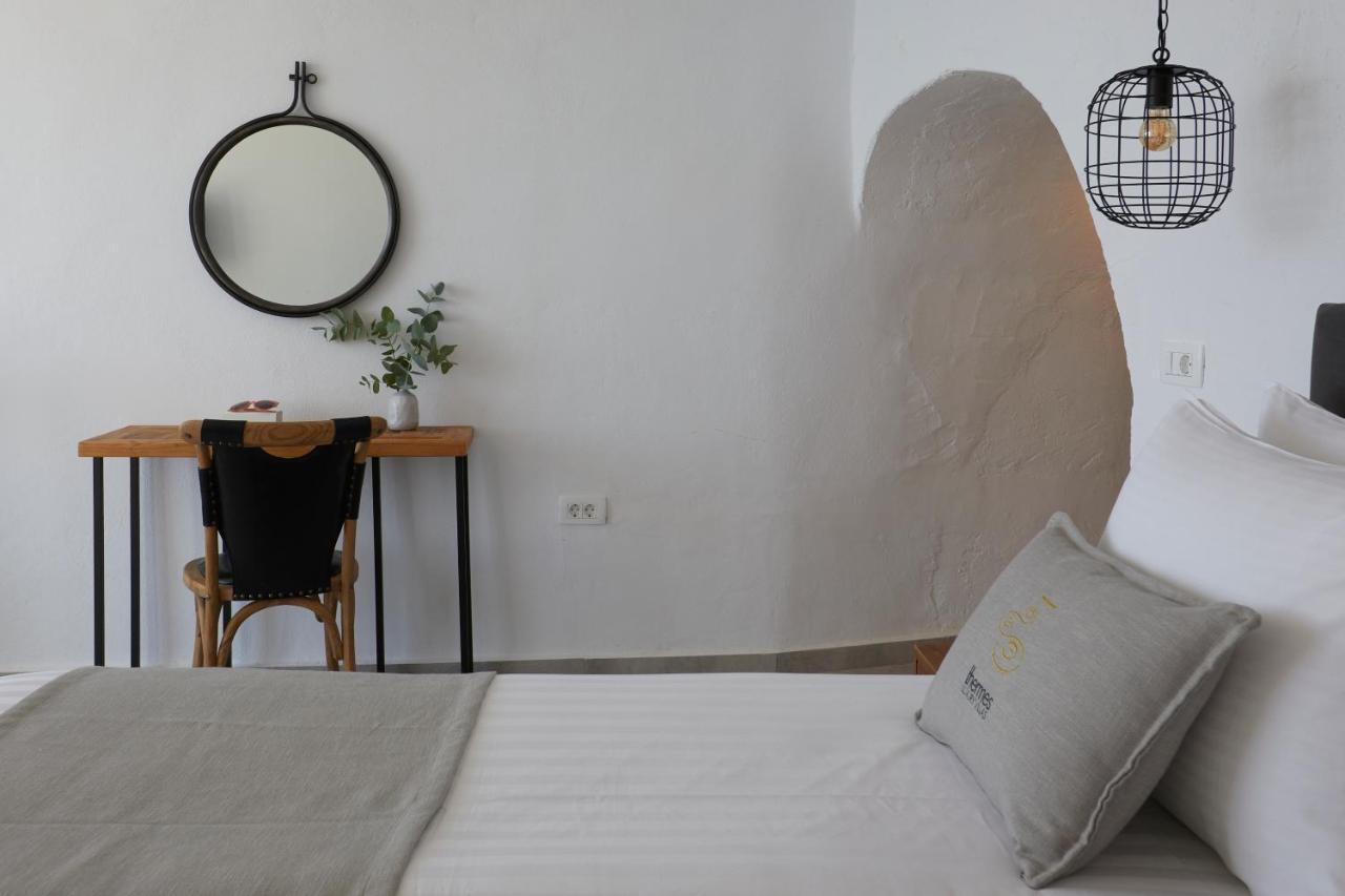 Thermes Luxury And (adults Only) Villa Megalochori (Santorini)