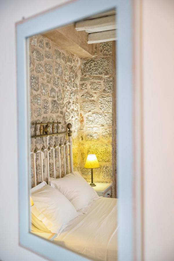 Trapela Areopolis, Boutique Hotel