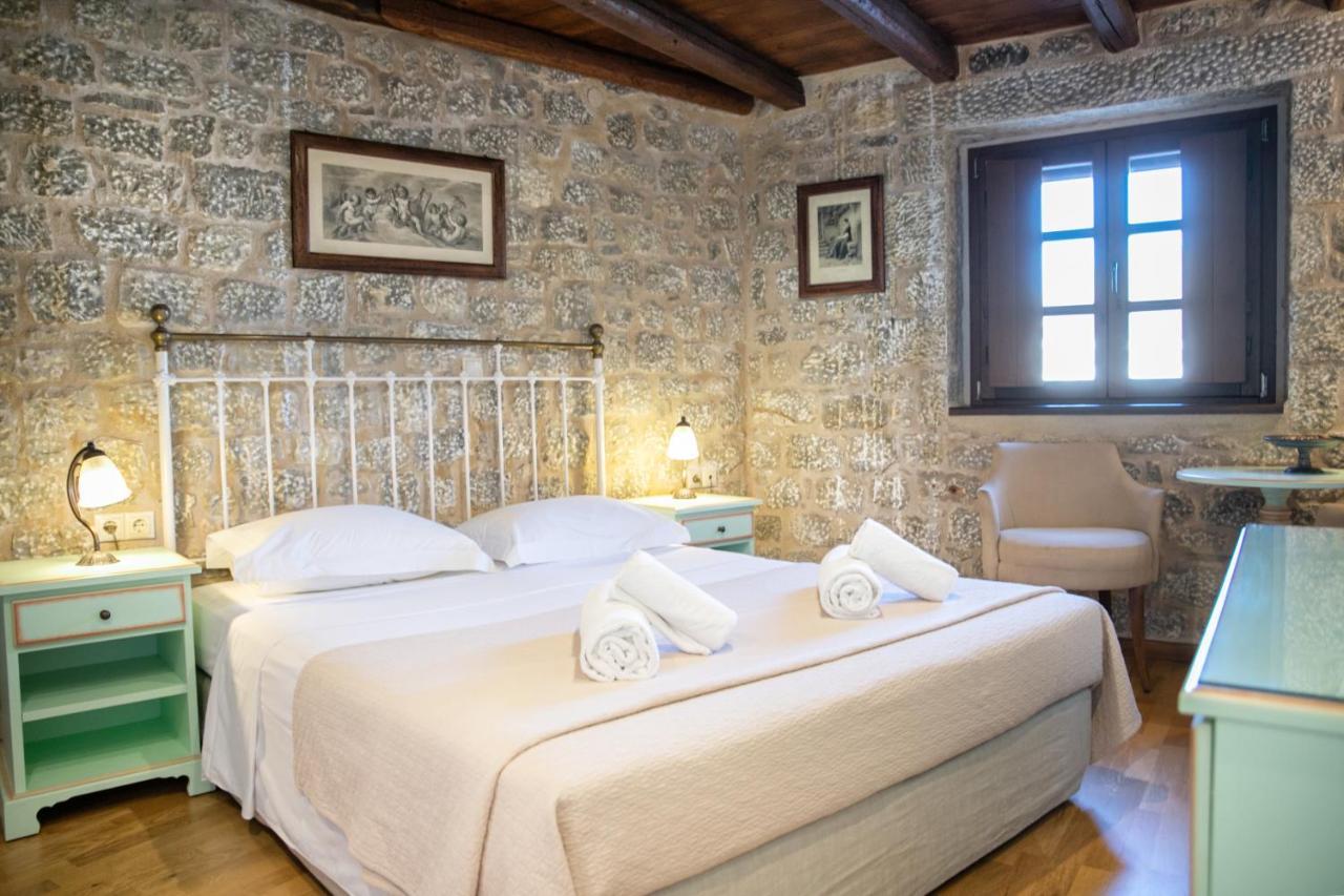 Trapela Areopolis, Boutique Areopoli