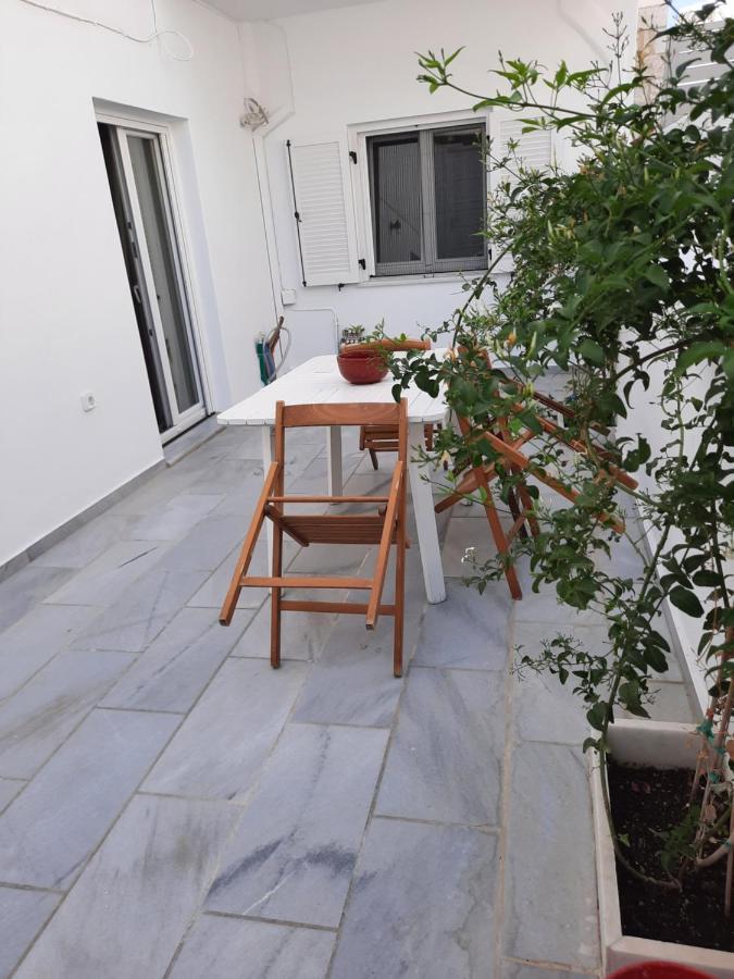 Moschoula * Parikia (Paros)