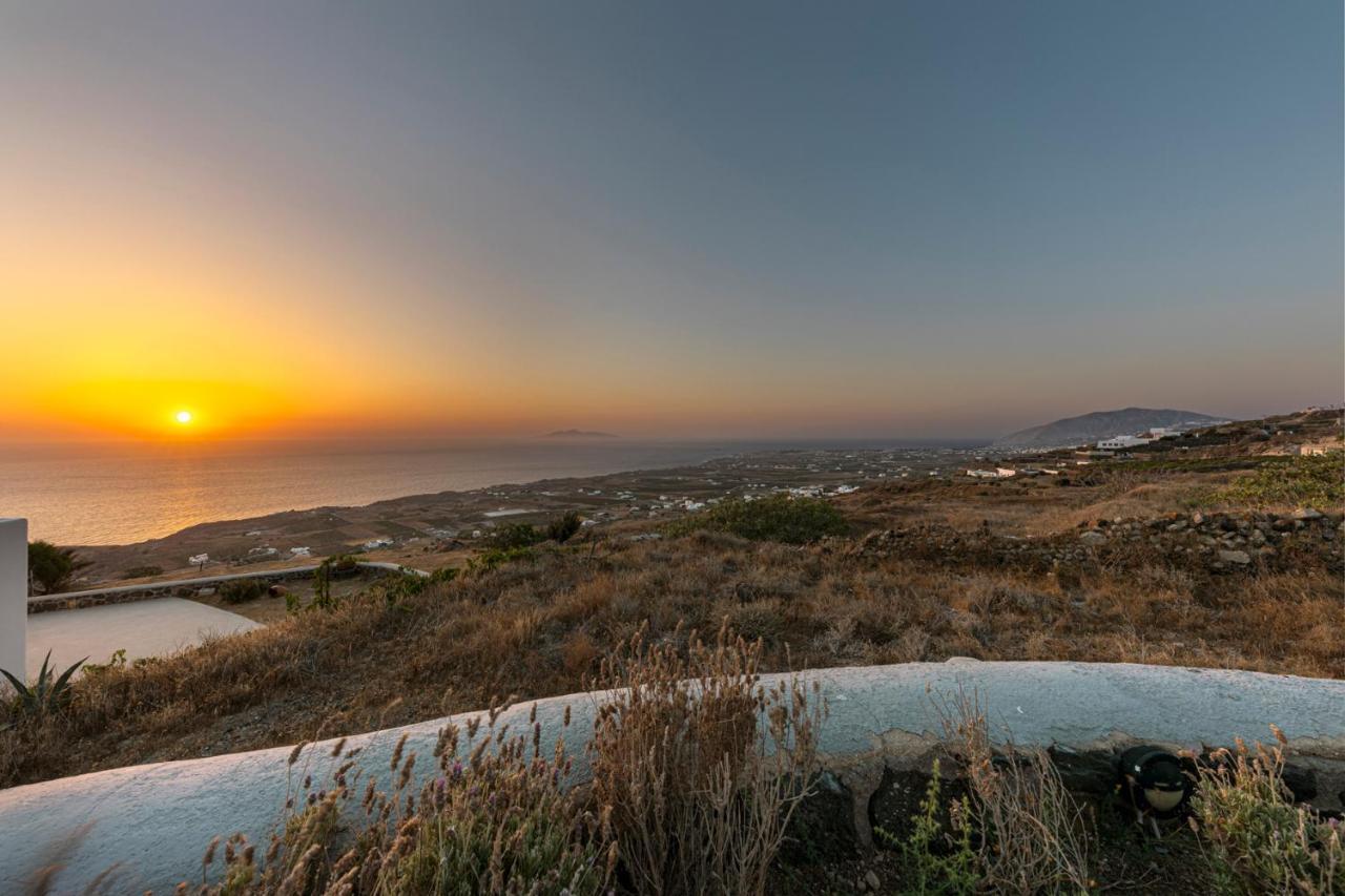 Vinea Santorini Villa