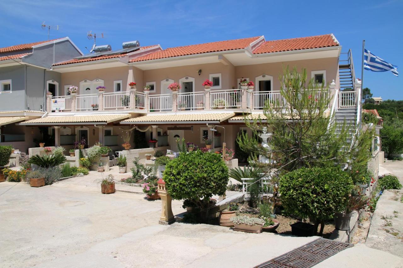 Aparthotel Santa Barbara Lakis 3*