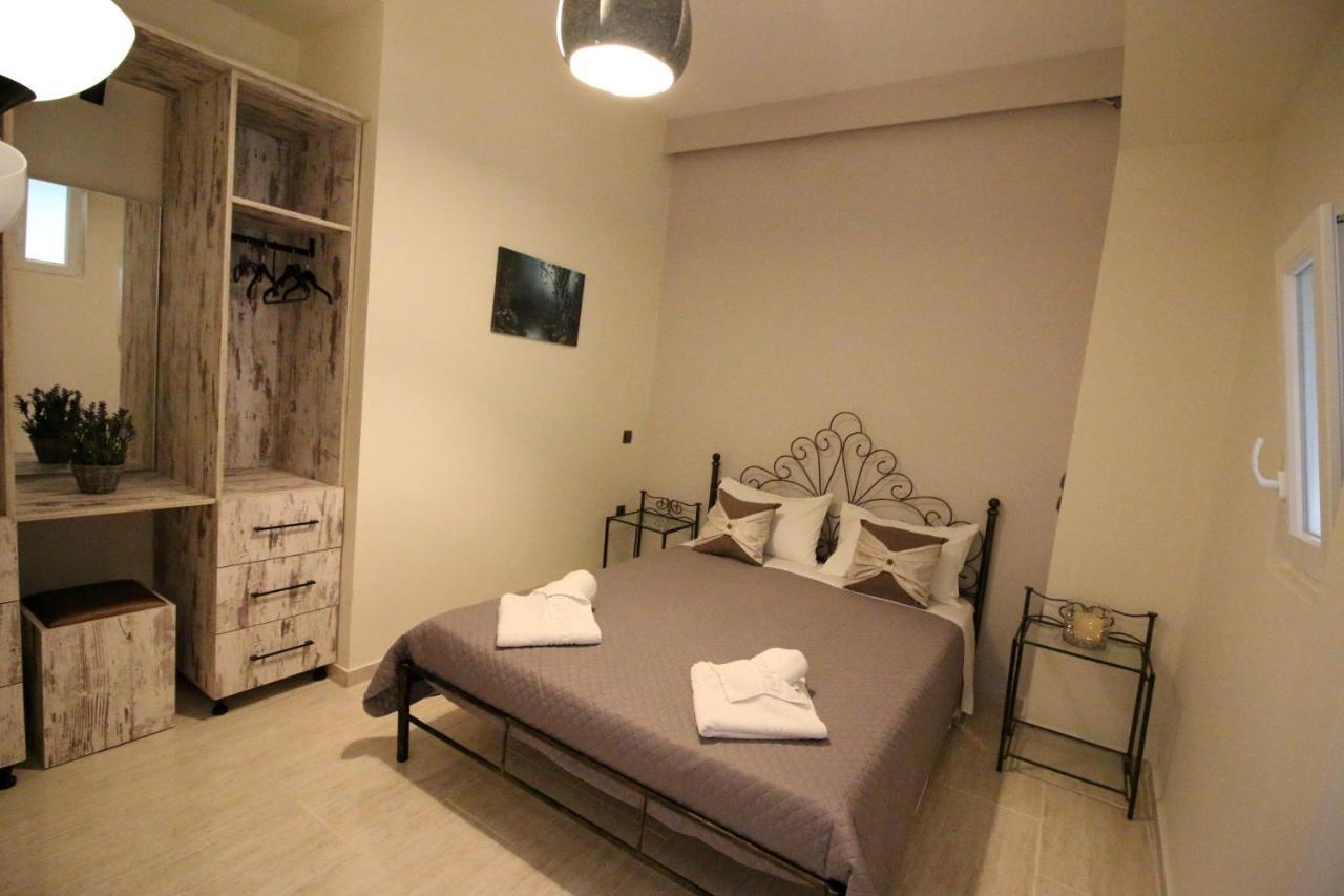 Santa Barbara Lakis Aparthotel Perivolion