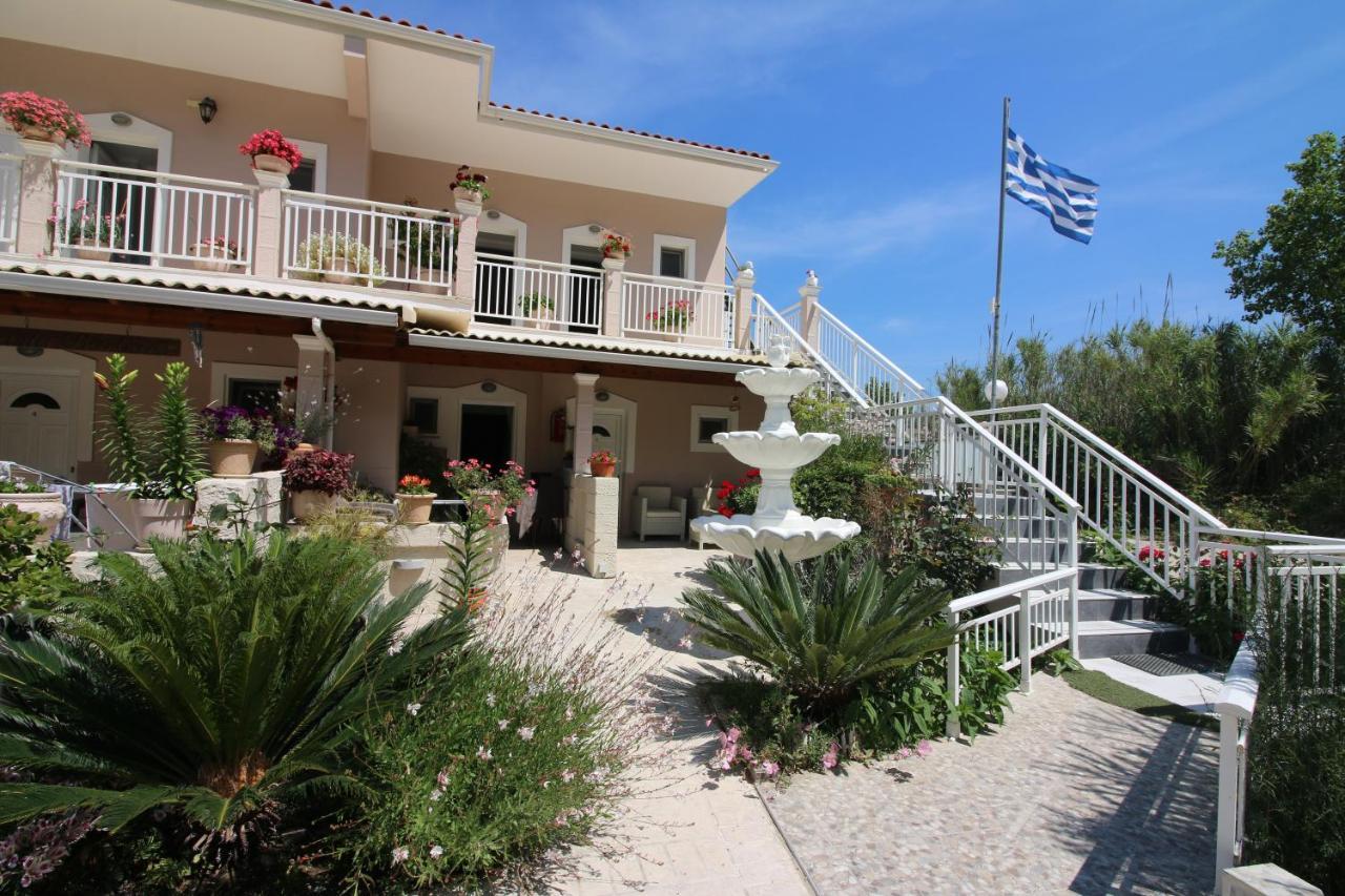 Santa Barbara Lakis 3* Perivolion