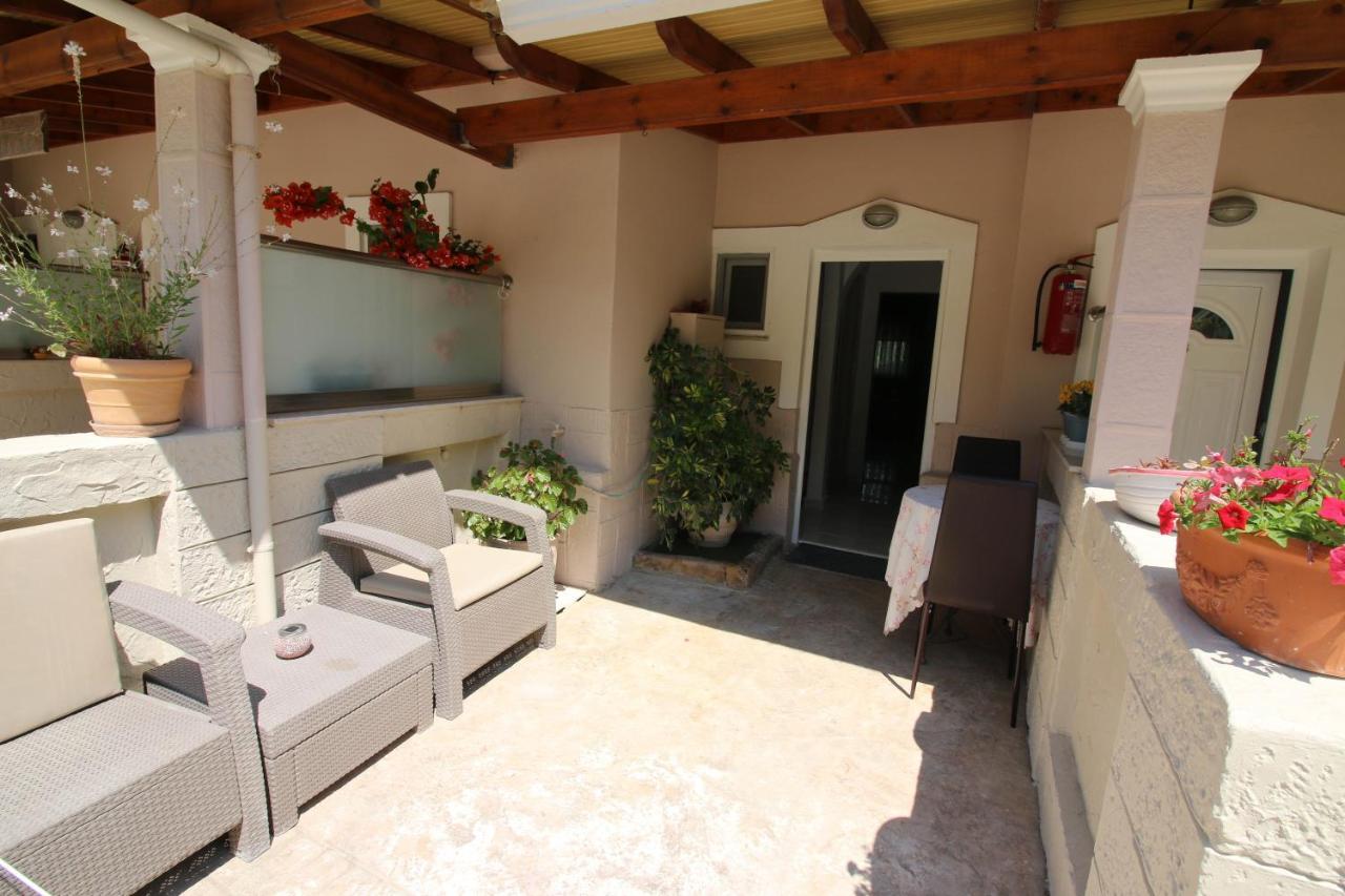 Santa Barbara Lakis 3*