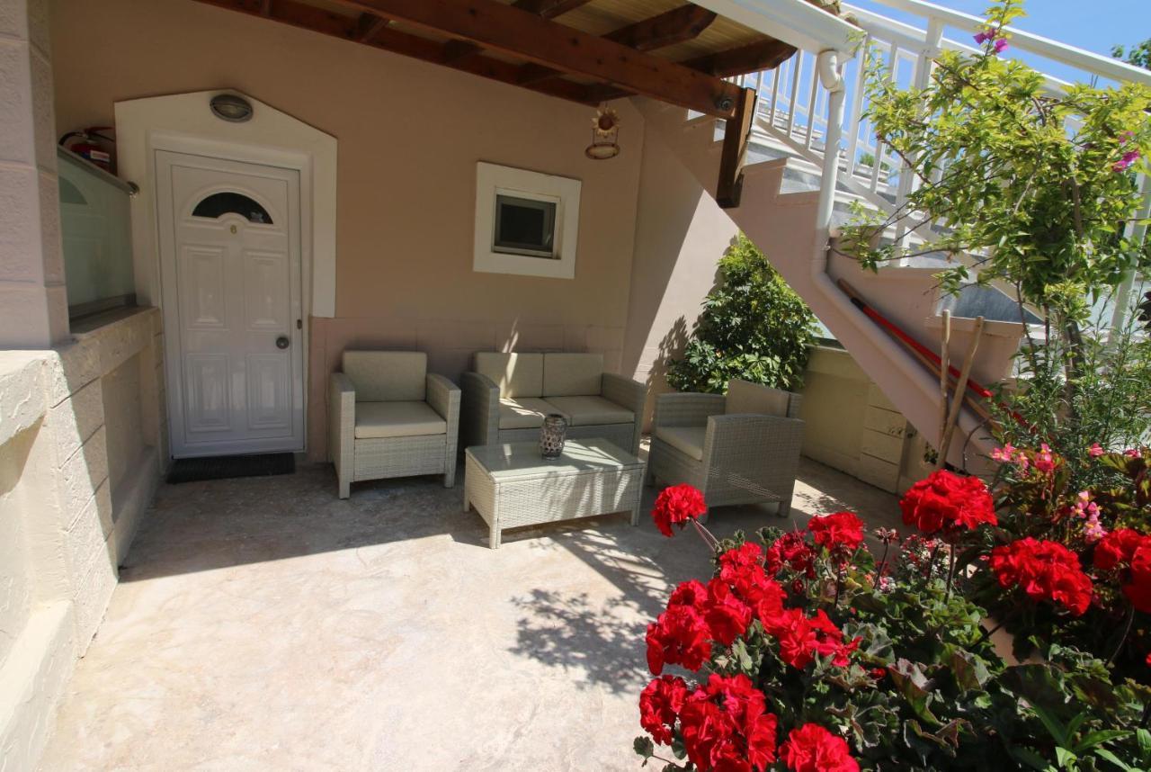 Aparthotel Santa Barbara Lakis