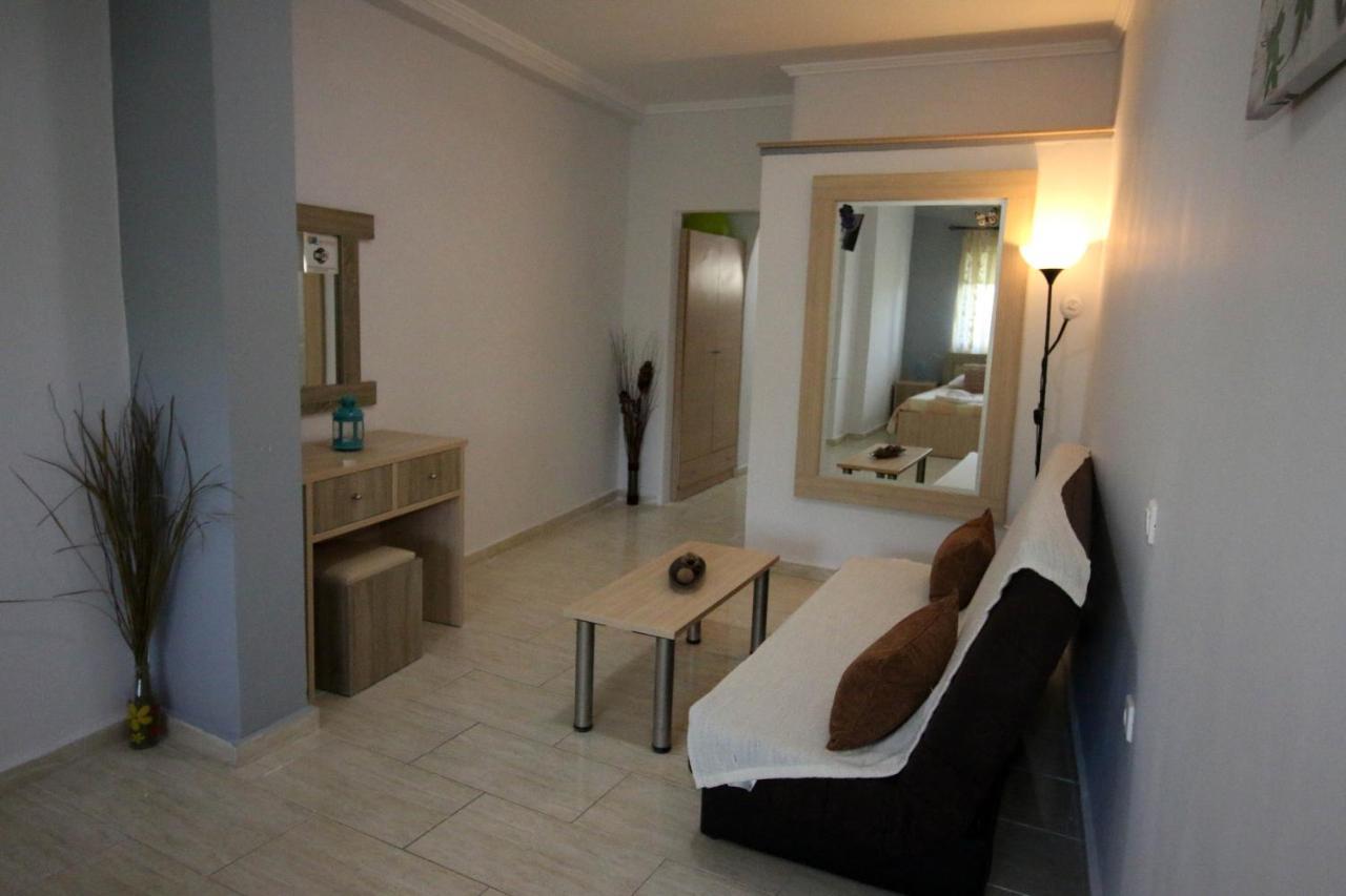 Aparthotel Santa Barbara Lakis Perivolion