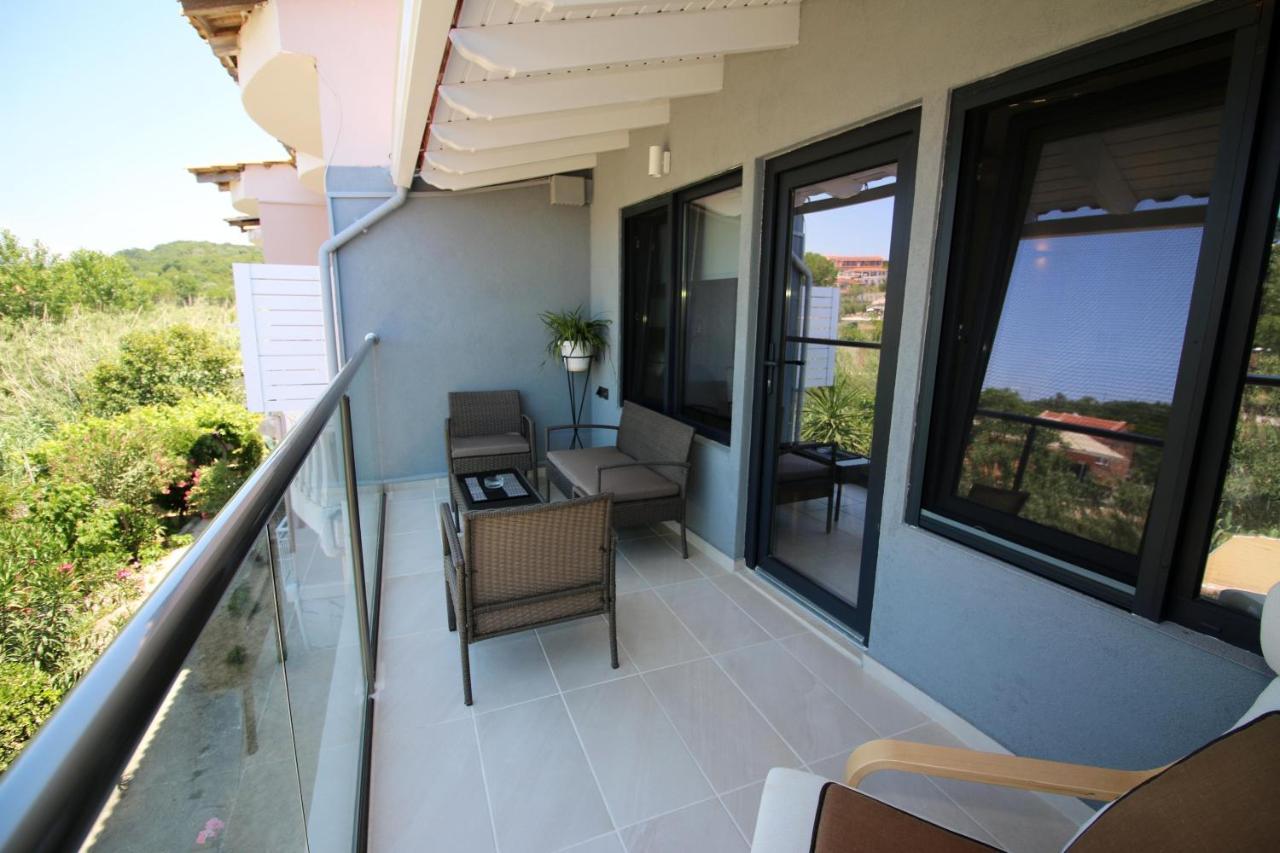 Santa Barbara Lakis 3* Perivolion