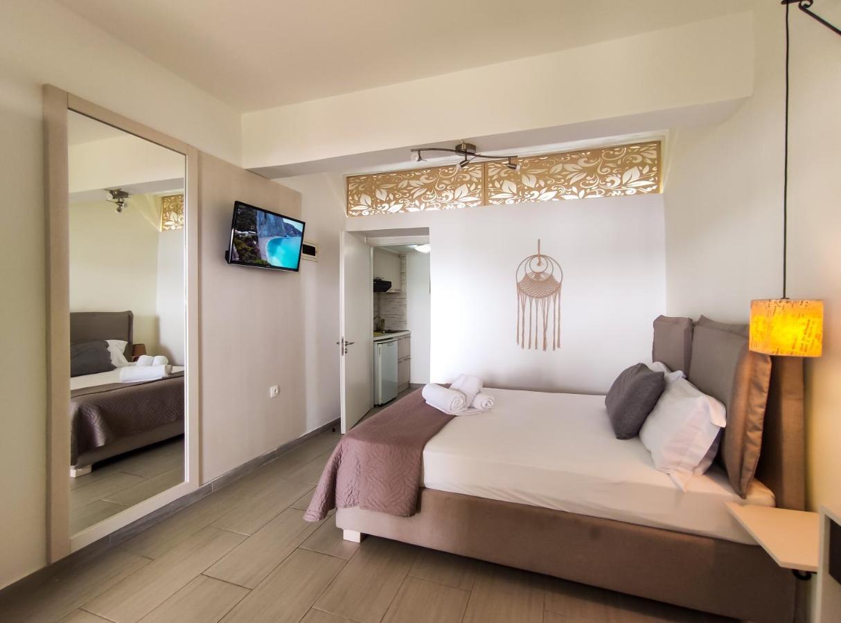Aparthotel Flisvos Seaside Apartments 3*
