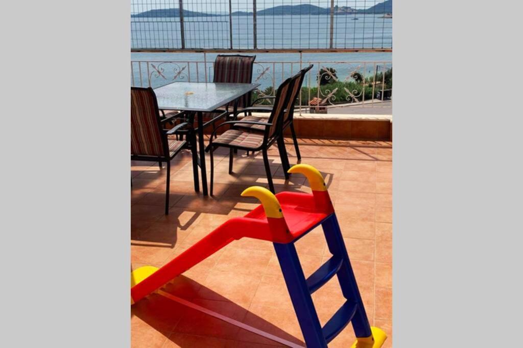 Port View House-comfy Family Apartment-panoramic View Apartment