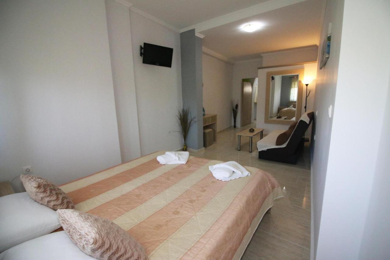 Santa Barbara Lakis 3*