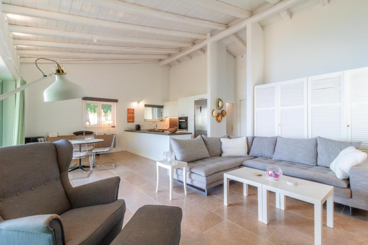 Zoela Corfu - 2 Seperate With Full Privacy *