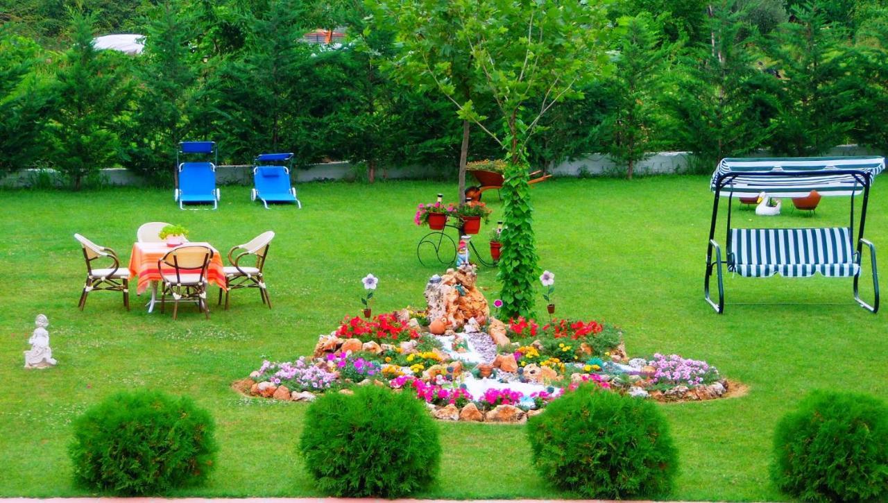 Relax Pozar Guest house *