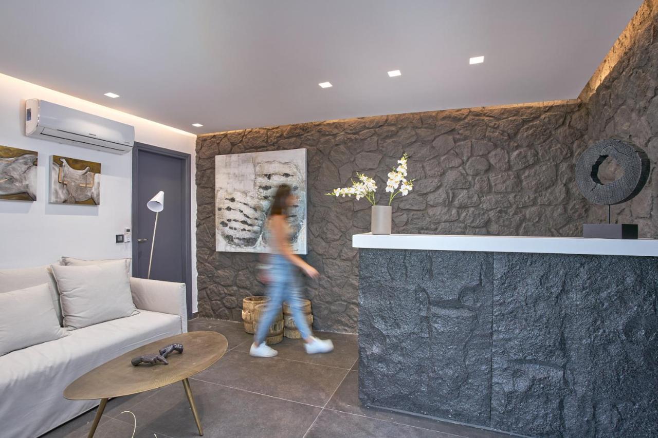 Topos Exclusive Santorini *