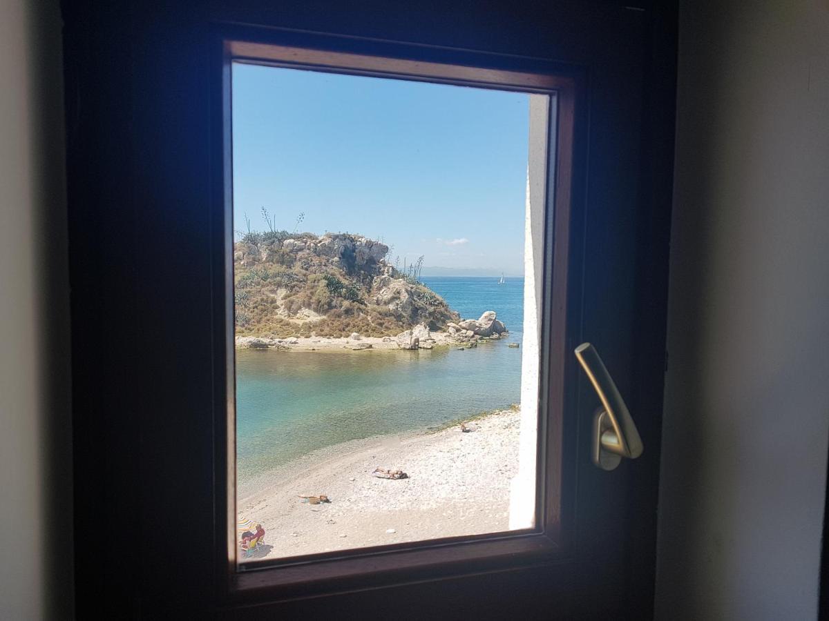 Bedwave Seaside Mansion * Piraeus