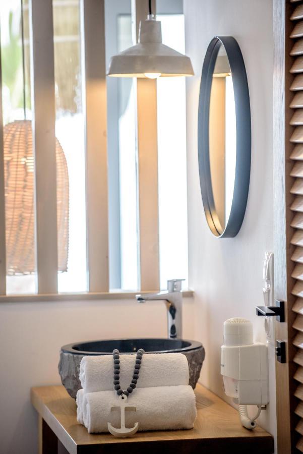 Laia Seafront Luxury Apartment *