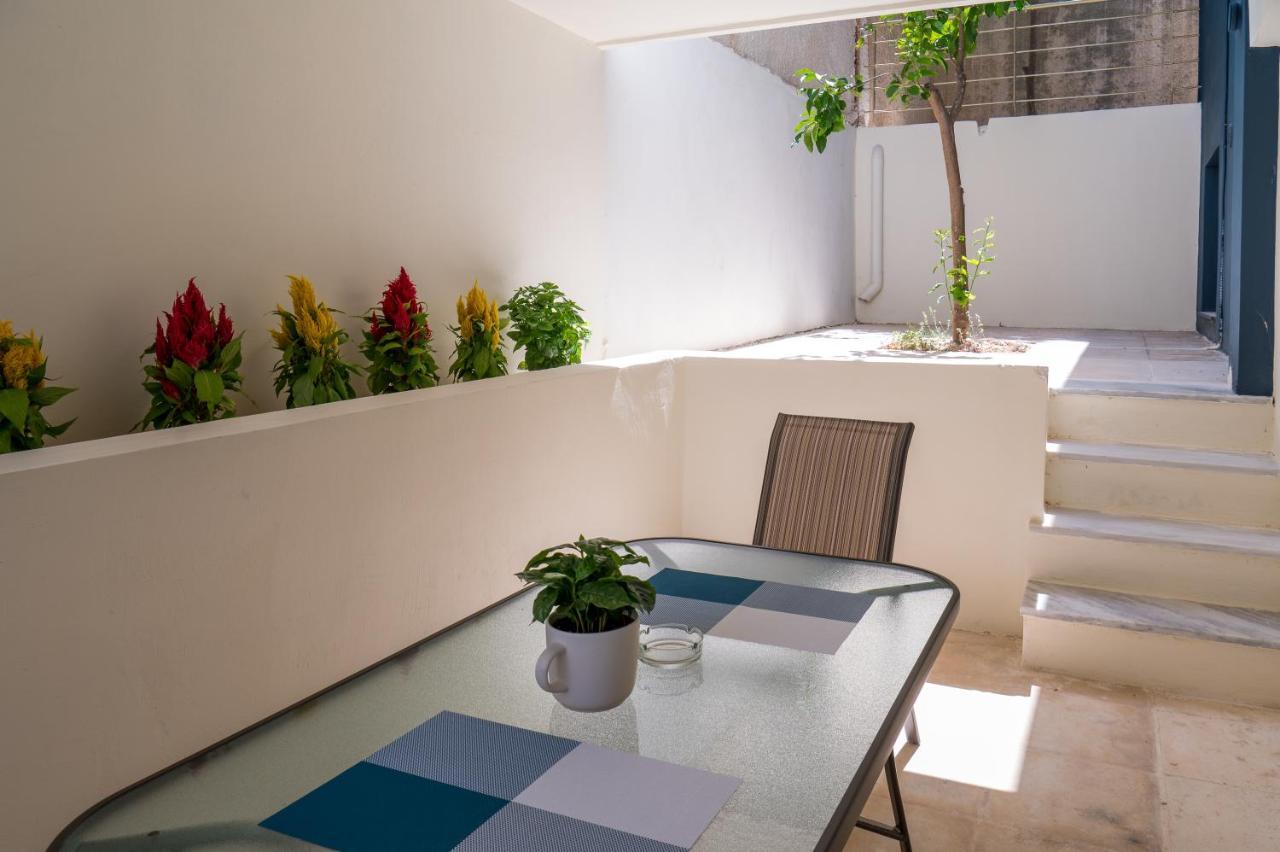 Chroma Apartment *