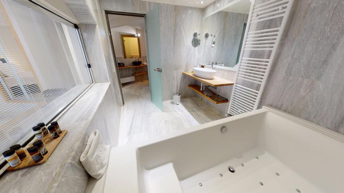Hotel Valeni Boutique &