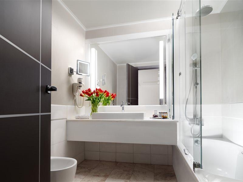Holiday Suites Athens