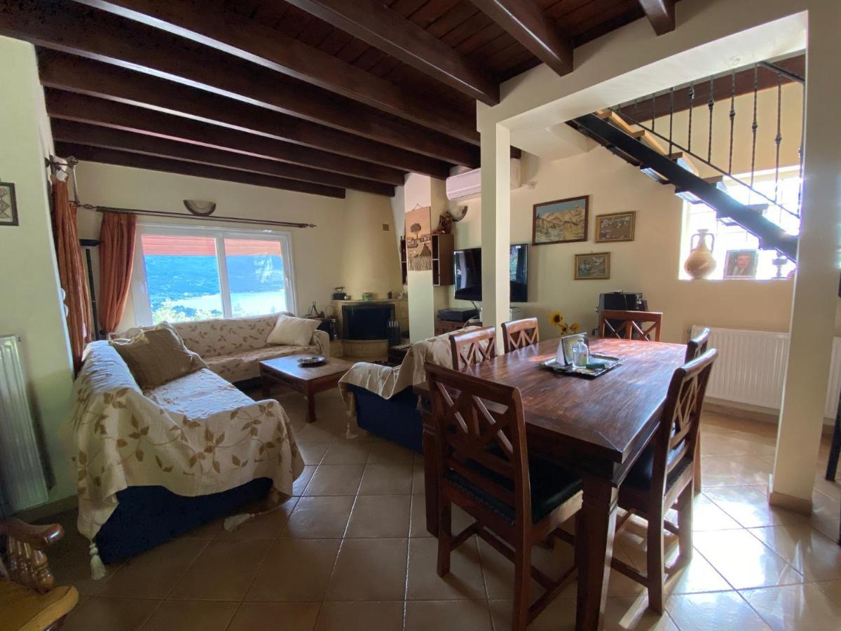 Manos' Traditional Maisonette * Aigosthena