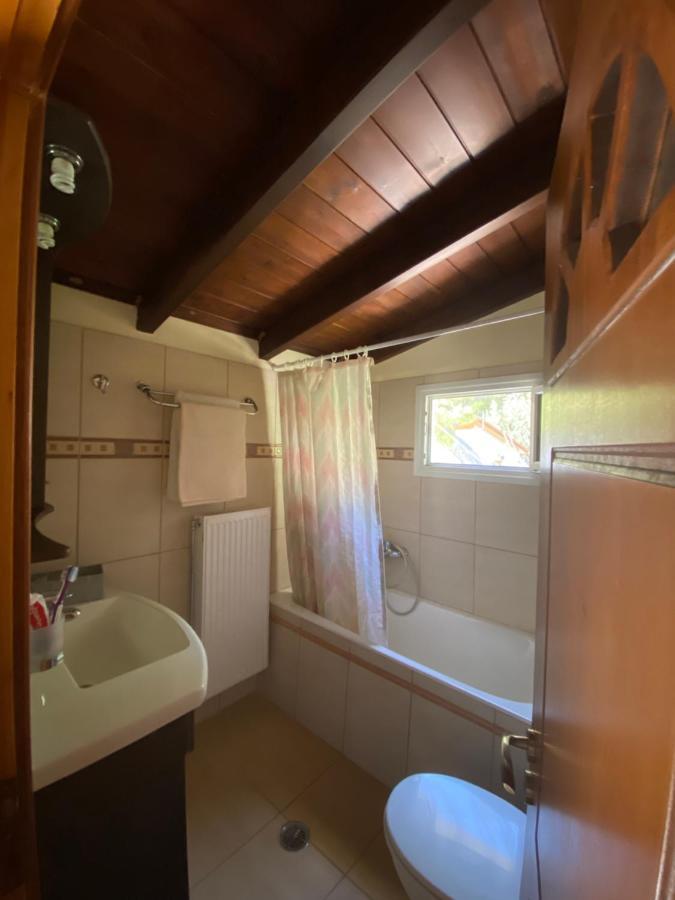 Manos' Traditional Maisonette Holiday home *