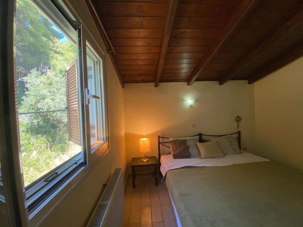 Holiday home Manos' Traditional Maisonette Aigosthena