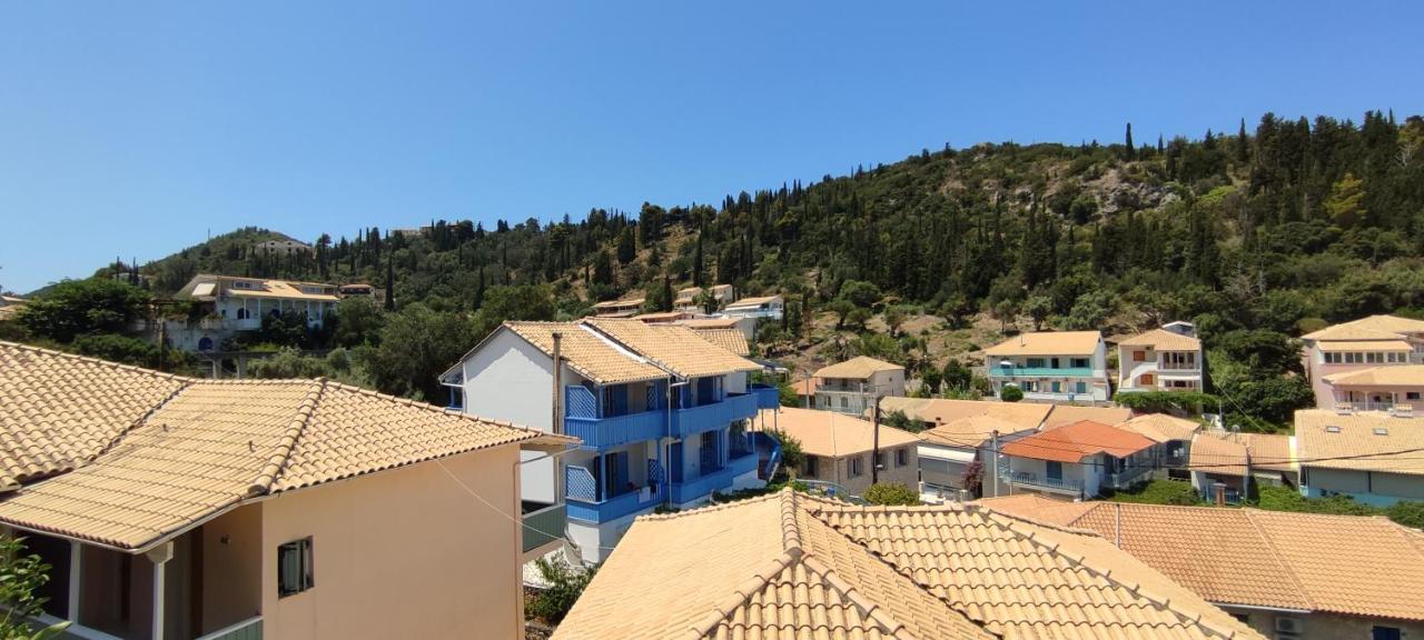 Spiros Agios Nikitas