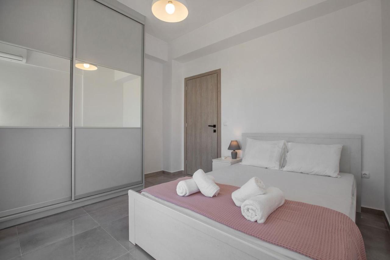 Sea View Apartment *