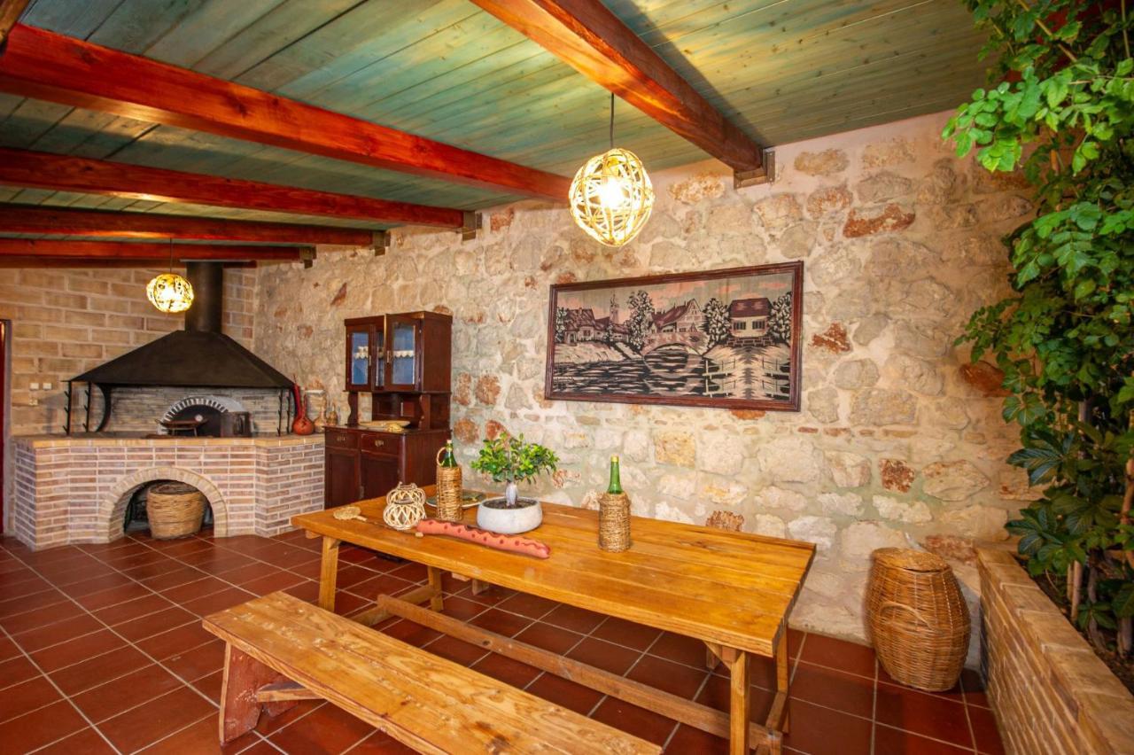 Wild Oak Estate - Stunning Views At A Dreamy Location, By Zantewize *