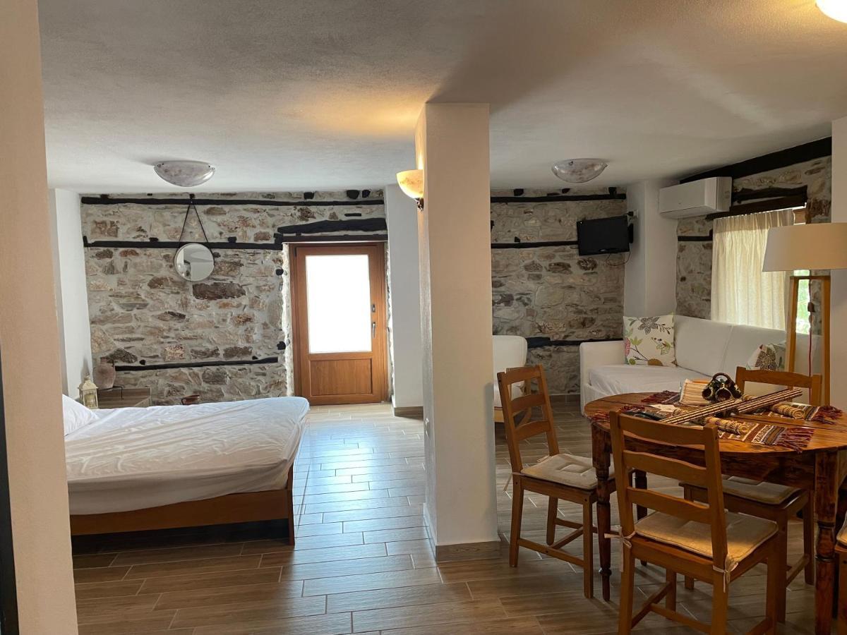 Elia & Meli Holiday home *