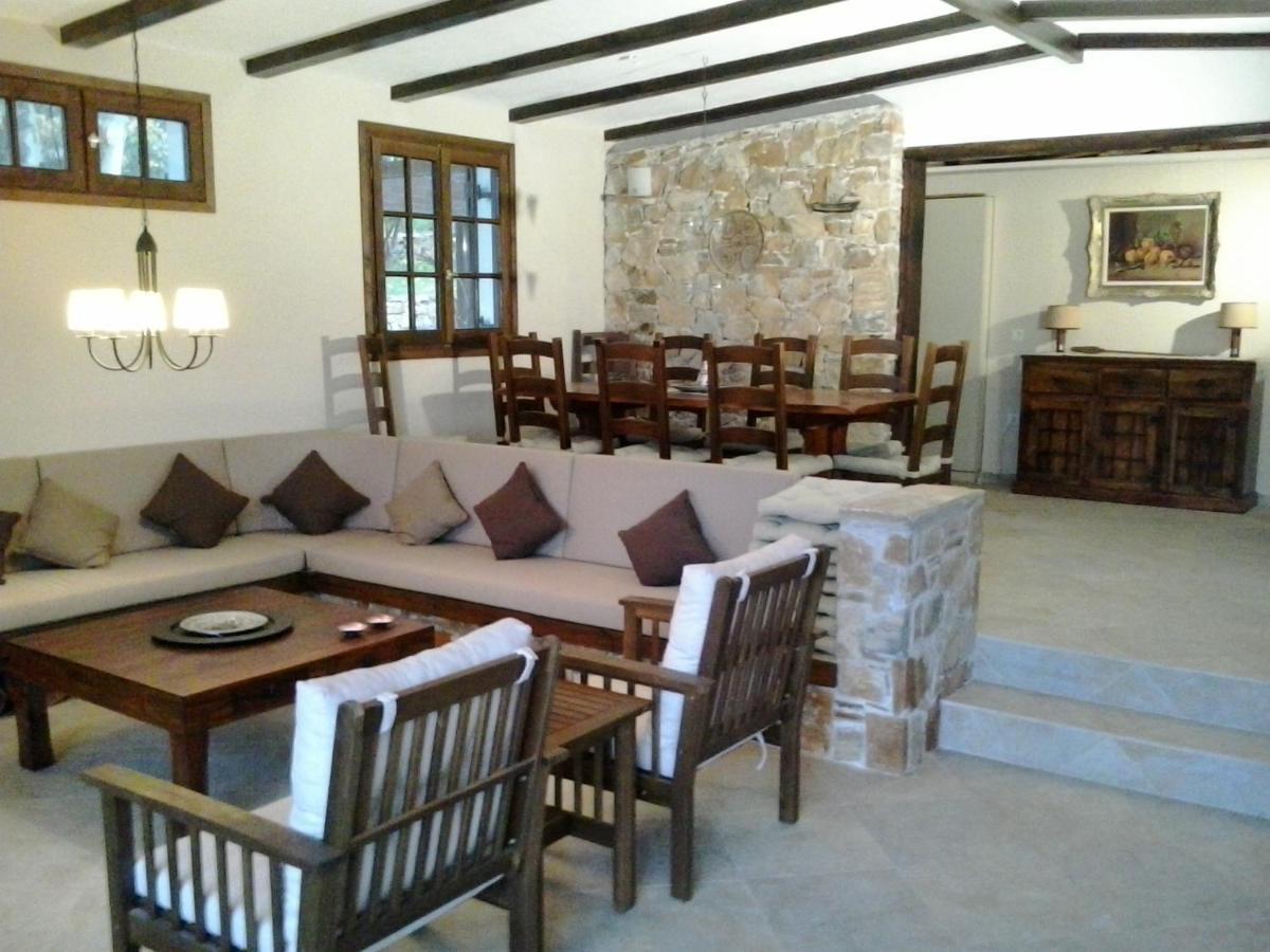 Luxury With Stunning Panoramic Sea View