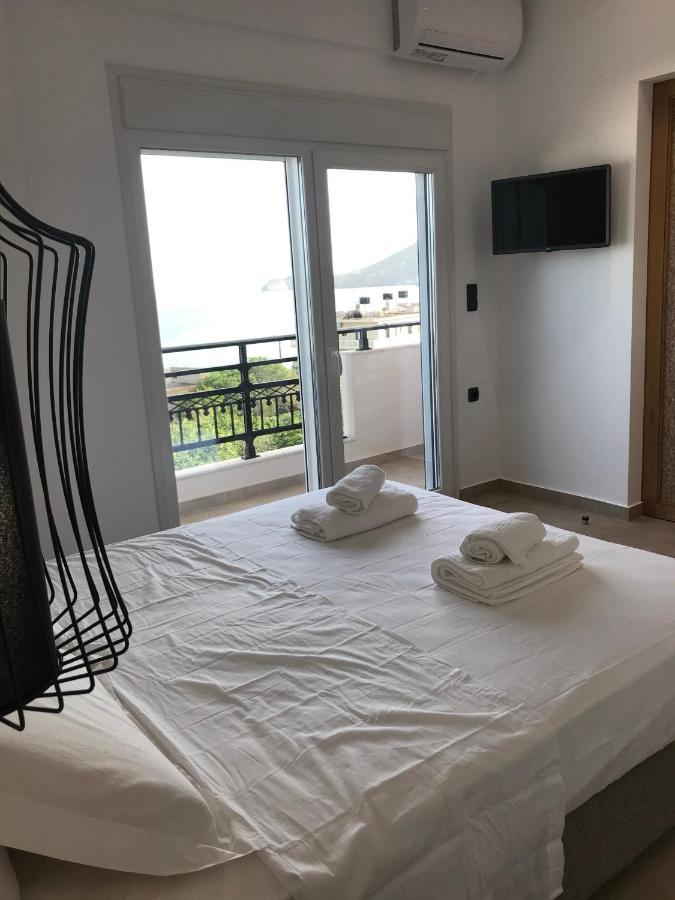 Blue Sea Apartment *
