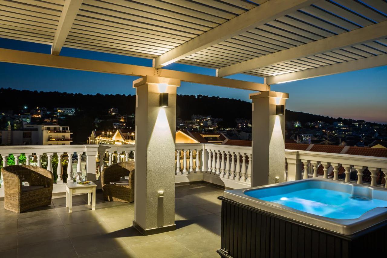 Aenos Hotel 4*