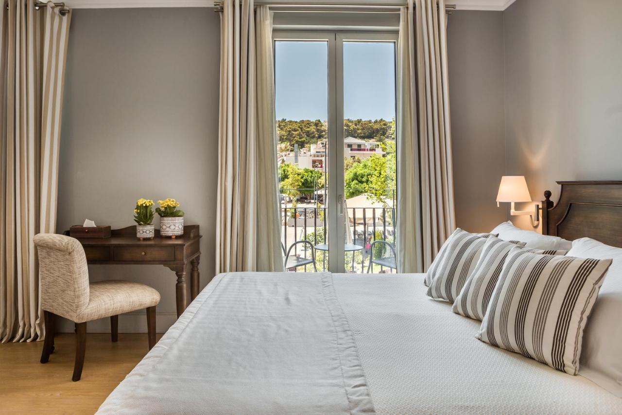 Aenos Hotel 4*