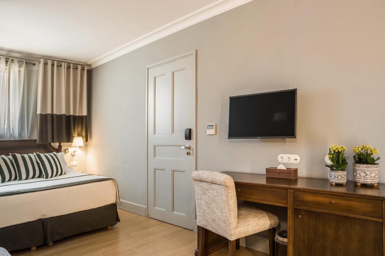 Aenos Hotel