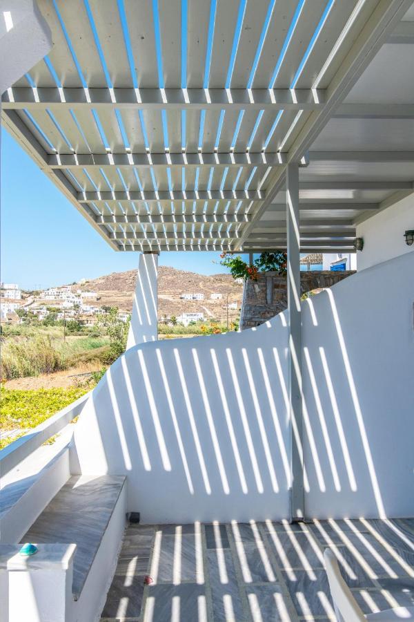 Albatross * Agios Sostis (Tinos)
